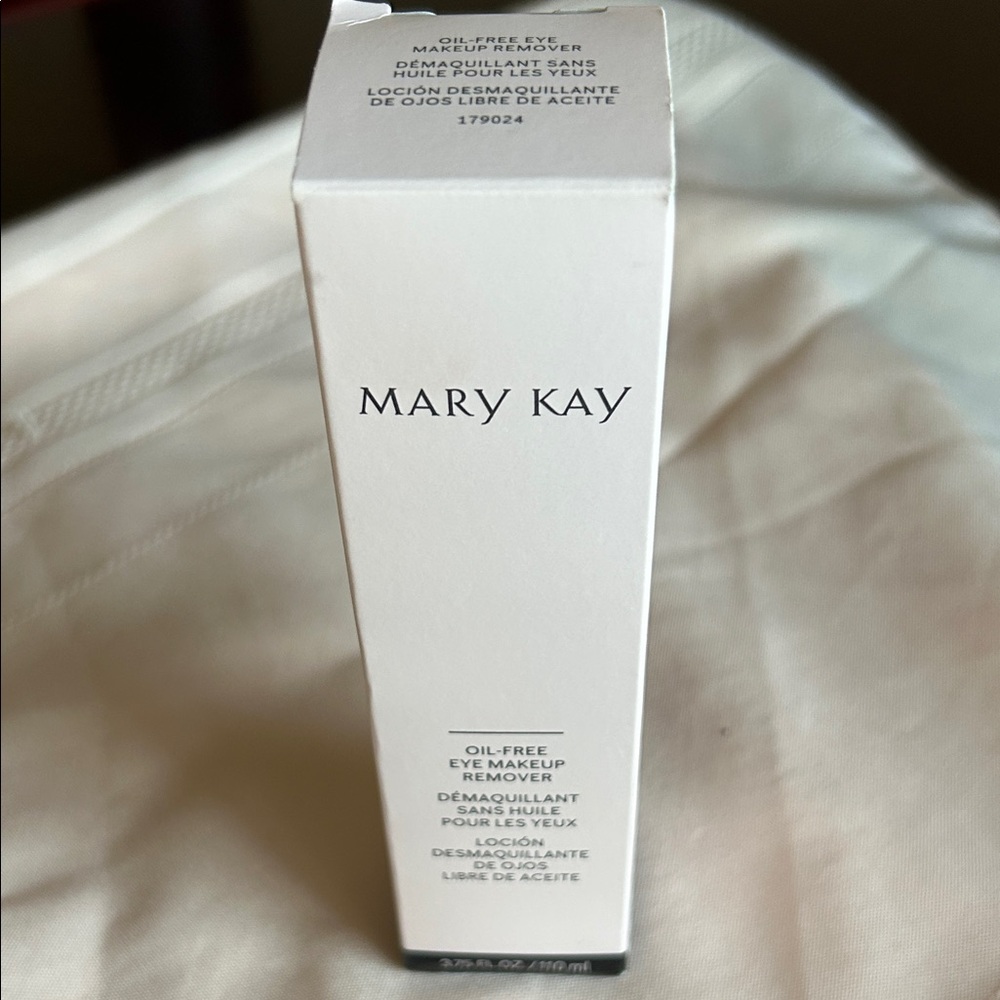 Mary Kay Eye Makeup Remover in White Box